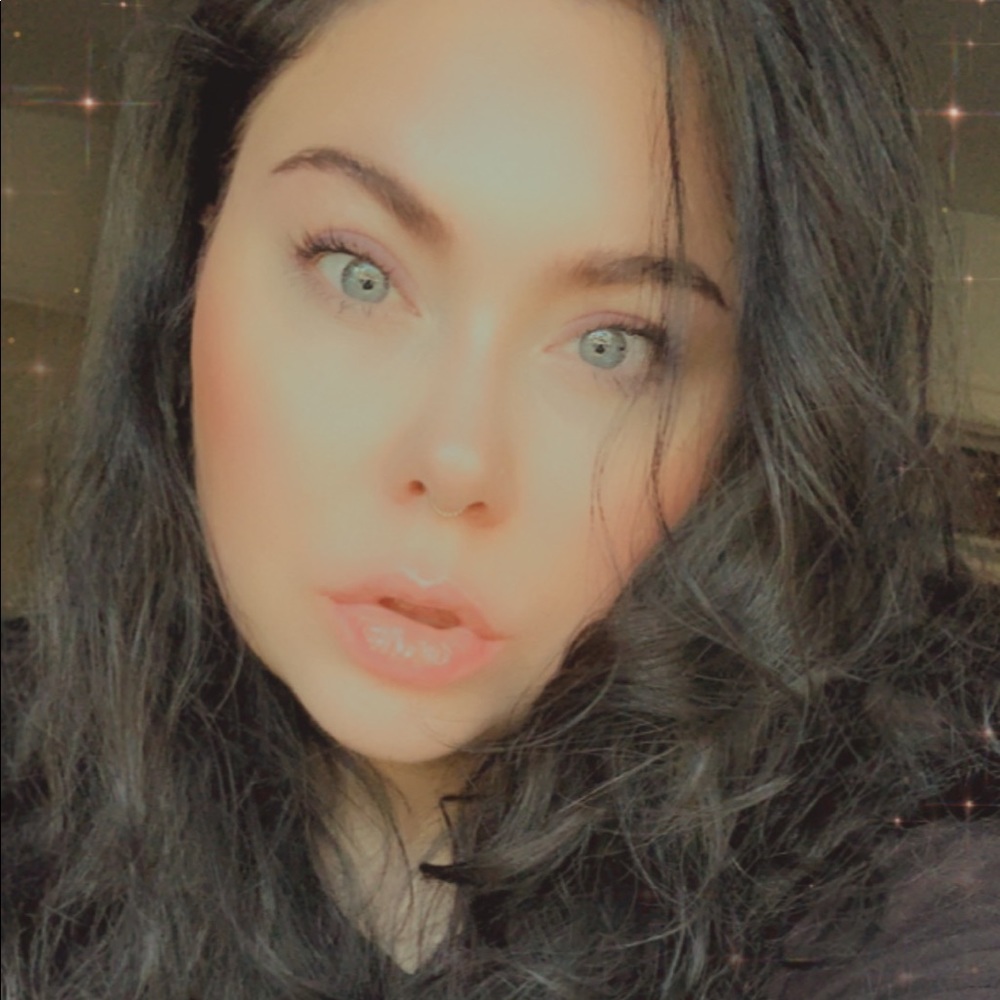 Meet your Posher, Nicole